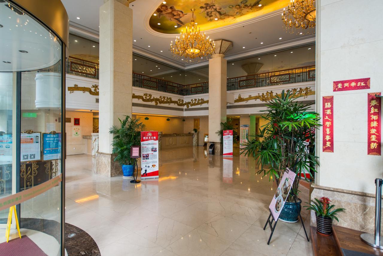 Vienna International Hotel Shanghai Train Station Exterior photo