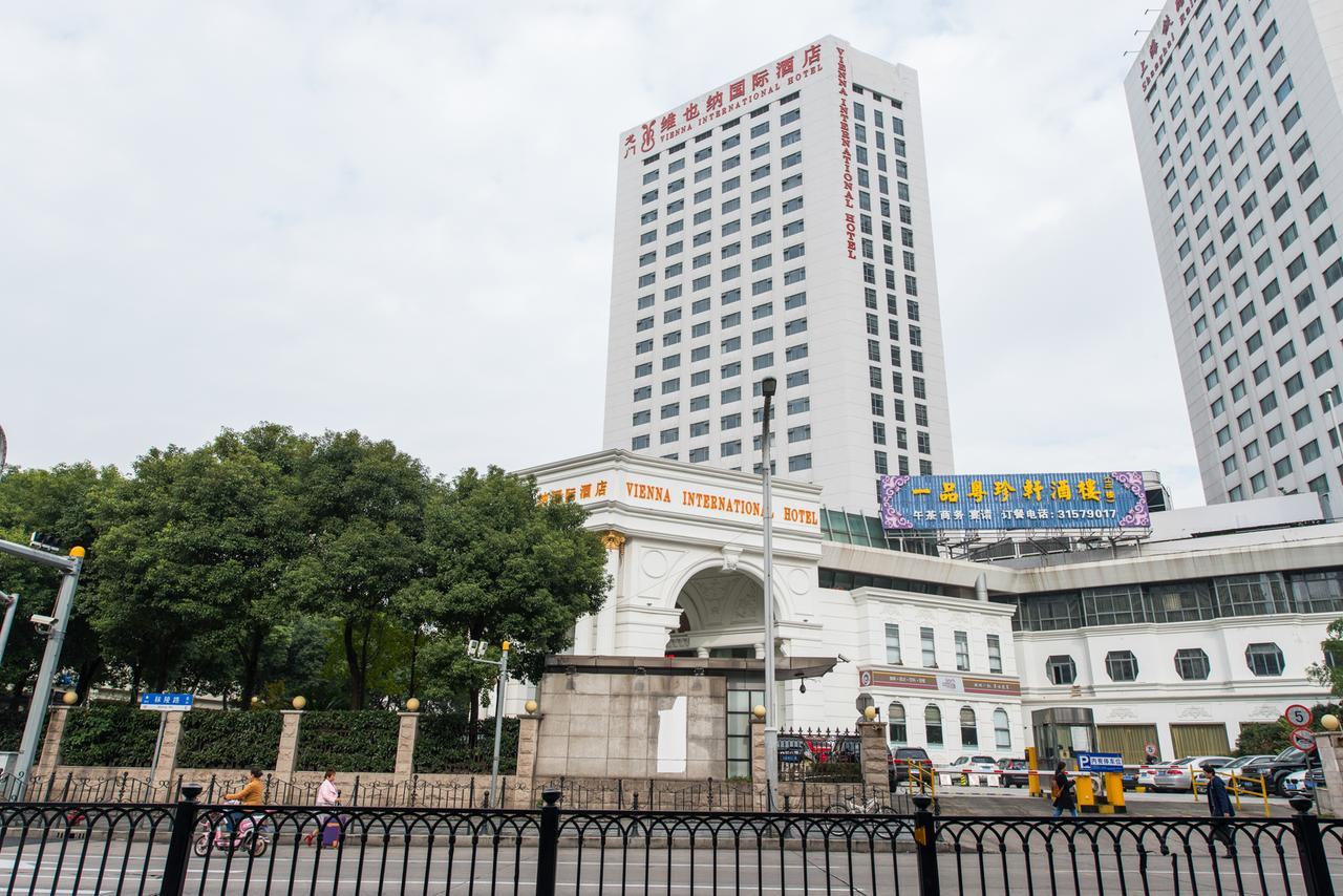 Vienna International Hotel Shanghai Train Station Exterior photo